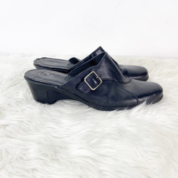 Clarks Bendables 9.5 M Womens Black Leather Slide Mule Buckle Comfort Clogs - Picture 2 of 9